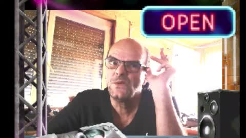 Snapshot of r_2d2_ chatting on 10-24-25, 08:44 dj mike online show from 10-24-25, 08:44