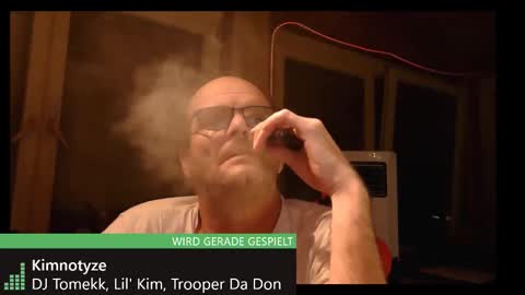 Snapshot of r_2d2_ chatting on 11-19-25, 11:27 dj mike online show from 11-19-25, 11:27