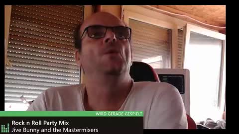 Snapshot of r_2d2_ chatting on 11-21-25, 12:26 dj mike online show from 11-21-25, 12:26