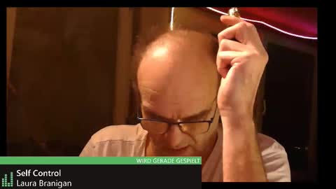 Snapshot of r_2d2_ chatting on 11-26-25, 11:06 dj mike online show from 11-26-25, 11:06