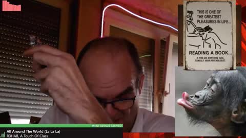 Snapshot of r_2d2_ chatting on 12-19-25, 08:54 dj mike online show from 12-19-25, 08:54