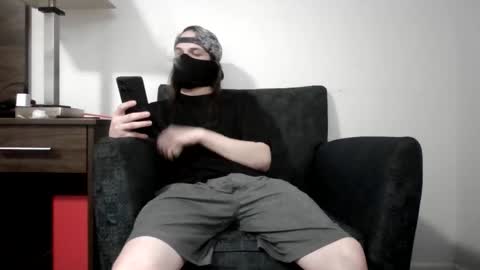 Snapshot of r_monkey583 chatting on 12-18-25, 12:38 r_monkey583 online show from 12-18-25, 12:38