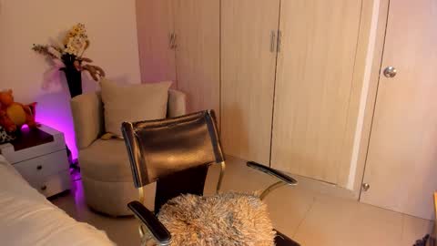 Snapshot of rachaeldeckard chatting on 10-10-25, 03:16 natalia - online show from 10-10-25, 03:16