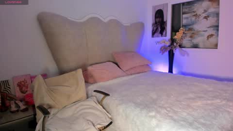 Snapshot of rachaeldeckard chatting on 05-18-26, 04:07 natalia - online show from 05-18-26, 04:07