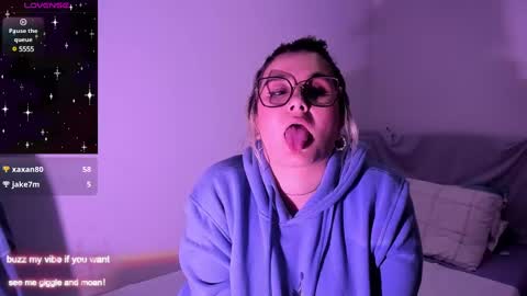 Rachel Foss online show from 01-04-25, 01:52