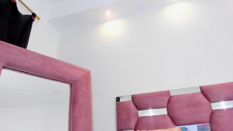 Snapshot of rachel_roman chatting on 02-02-25, 12:40 DALIANA online show from 02-02-25, 12:40