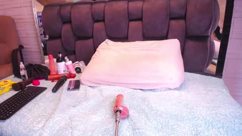  RACHEL online show from 01-25-25, 02:47