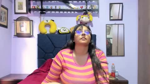 racheljames28 online show from 11-11-25, 03:01