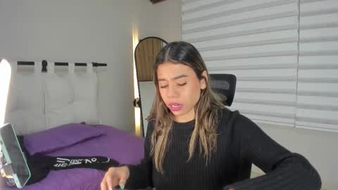 Snapshot of rachell_criss chatting on 12-03-25, 03:58 Rachell online show from 12-03-25, 03:58