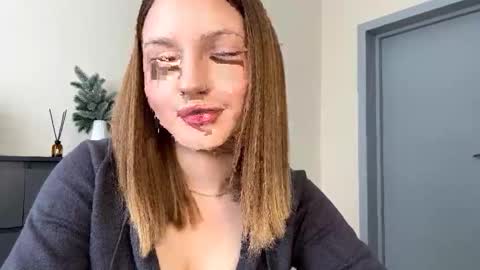 Snapshot of rachellemontag chatting on 02-26-26, 08:35 Alex online show from 02-26-26, 08:35