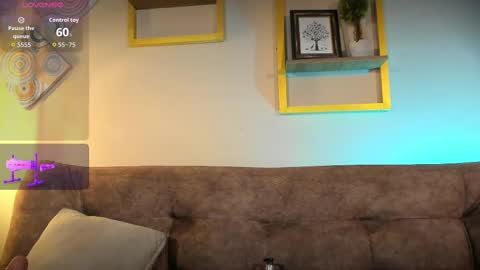 Snapshot of rachelruizz chatting on 09-14-25, 04:17 RACHEL online show from 09-14-25, 04:17