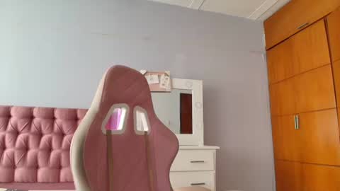 Snapshot of radiantgoddes chatting on 12-05-24, 04:01 radiantgoddes online show from 12-05-24, 04:01