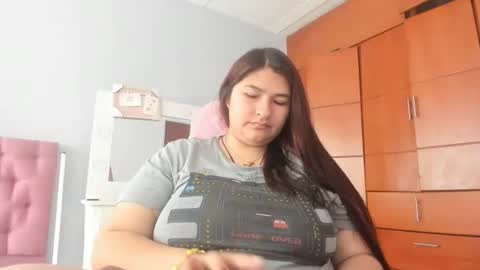 Snapshot of radiantgoddes chatting on 12-13-24, 01:12 radiantgoddes online show from 12-13-24, 01:12