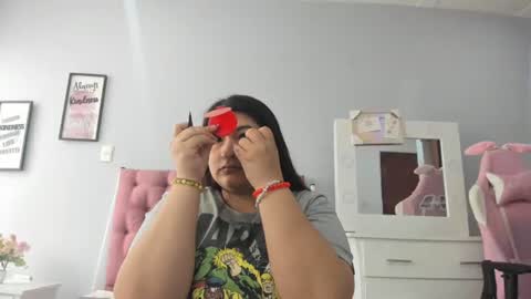 Snapshot of radiantgoddes chatting on 12-14-24, 01:27 radiantgoddes online show from 12-14-24, 01:27