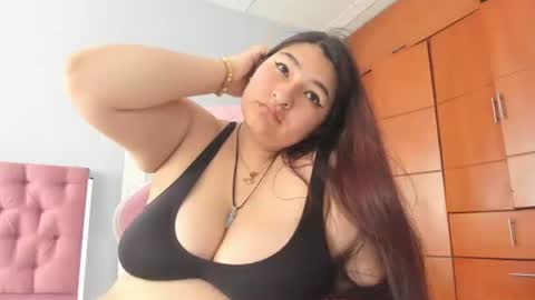 Snapshot of radiantgoddes chatting on 12-15-24, 04:59 radiantgoddes online show from 12-15-24, 04:59