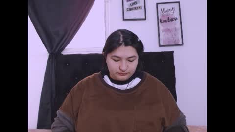 Snapshot of radiantgoddes chatting on 10-01-25, 01:06 radiantgoddes online show from 10-01-25, 01:06