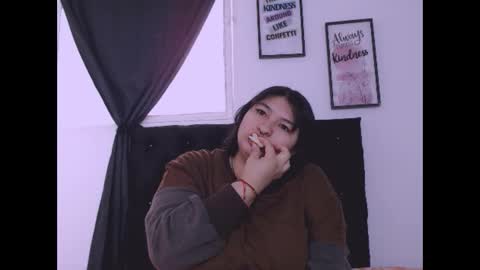 Snapshot of radiantgoddes chatting on 10-05-25, 02:15 radiantgoddes online show from 10-05-25, 02:15