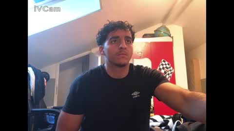 Snapshot of raes69 chatting on 12-18-25, 09:15 raes online show from 12-18-25, 09:15