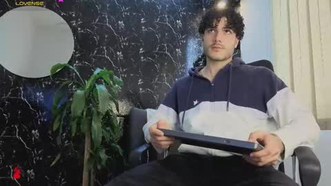 R A F A E L online show from 01-11-26, 08:47