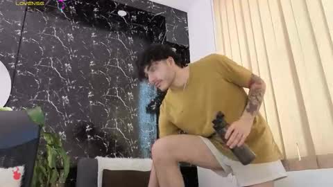 R A F A E L online show from 02-05-26, 09:52