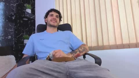 R A F A E L online show from 03-08-26, 09:29