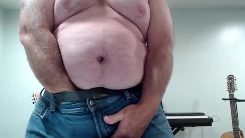 Snapshot of ragin_hardon001 chatting on 03-02-25, 10:27 Ray online show from 03-02-25, 10:27