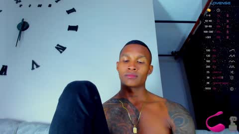 Snapshot of ragnarhot24 chatting on 12-06-24, 06:59 Andres H online show from 12-06-24, 06:59