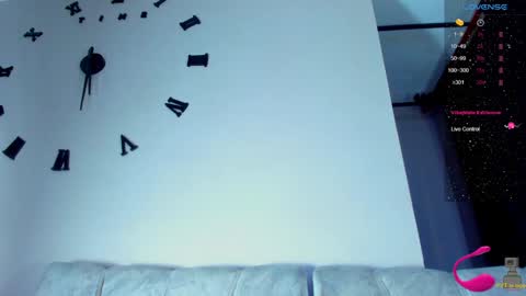 Snapshot of ragnarhot24 chatting on 12-20-24, 08:17 Andres H online show from 12-20-24, 08:17