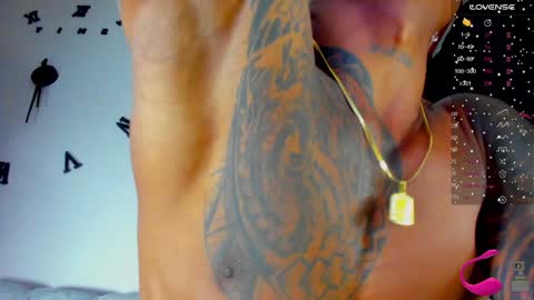 Snapshot of ragnarhot24 chatting on 01-10-25, 12:49 Andres H online show from 01-10-25, 12:49