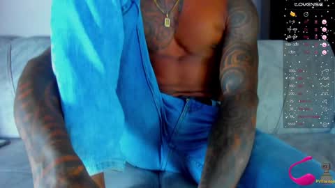 Snapshot of ragnarhot24 chatting on 01-10-25, 07:25 Andres H online show from 01-10-25, 07:25