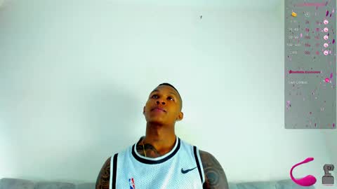 Snapshot of ragnarhot24 chatting on 02-19-25, 08:44 Andres H online show from 02-19-25, 08:44