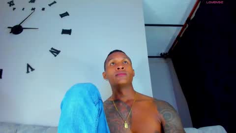 Snapshot of ragnarhot24 chatting on 02-26-25, 08:59 Andres H online show from 02-26-25, 08:59