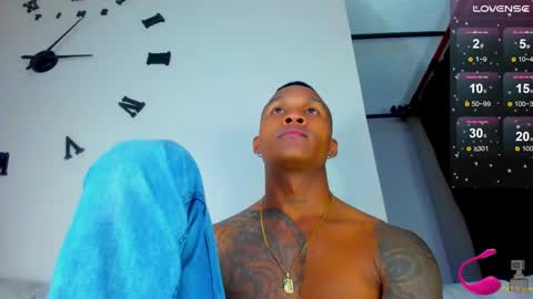 Snapshot of ragnarhot24 chatting on 02-28-25, 07:58 Andres H online show from 02-28-25, 07:58