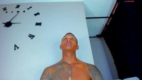 Snapshot of ragnarhot24 chatting on 03-04-25, 09:51 Andres H online show from 03-04-25, 09:51