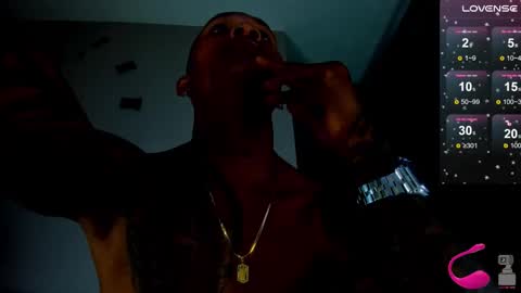 Snapshot of ragnarhot24 chatting on 03-10-25, 07:42 Andres H online show from 03-10-25, 07:42