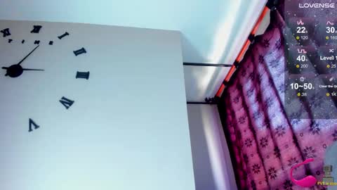 Snapshot of ragnarhot24 chatting on 03-10-25, 06:12 Andres H online show from 03-10-25, 06:12