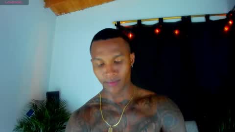 Snapshot of ragnarhot24 chatting on 09-18-25, 07:32 Andres H online show from 09-18-25, 07:32