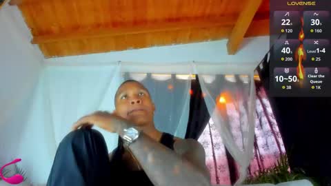 Snapshot of ragnarhot24 chatting on 10-20-25, 03:23 Andres H online show from 10-20-25, 03:23