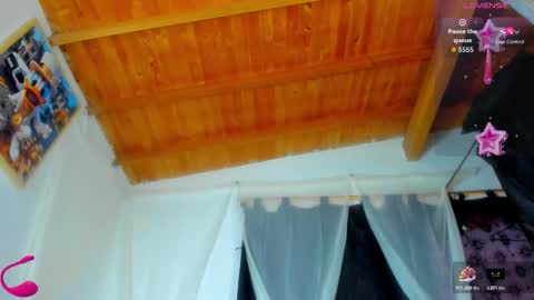 Snapshot of ragnarhot24 chatting on 11-04-25, 11:42 Andres H online show from 11-04-25, 11:42