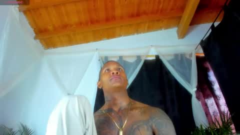 Snapshot of ragnarhot24 chatting on 11-08-25, 02:50 Andres H online show from 11-08-25, 02:50