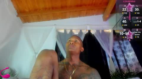 Snapshot of ragnarhot24 chatting on 11-17-25, 03:40 Andres H online show from 11-17-25, 03:40