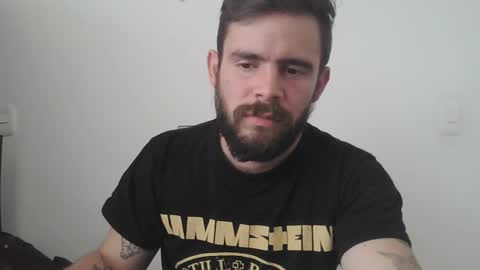 Snapshot of ragnor_vex chatting on 02-17-25, 04:37 Ragnor vex online show from 02-17-25, 04:37