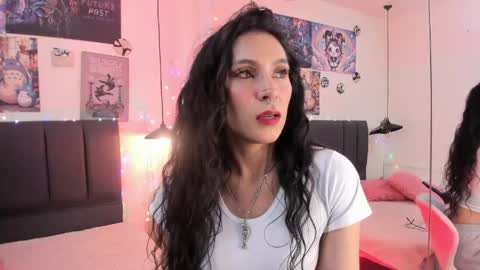Raia online show from 05-15-26, 03:35