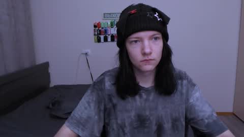 Snapshot of raidenxl chatting on 11-17-25, 08:36 raidenxl online show from 11-17-25, 08:36