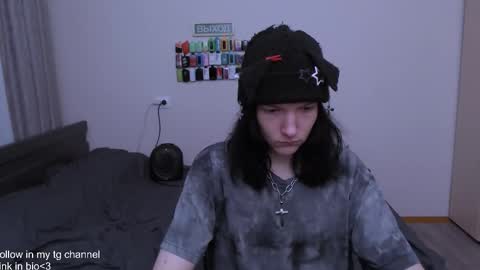 Snapshot of raidenxl chatting on 11-25-25, 11:10 raidenxl online show from 11-25-25, 11:10