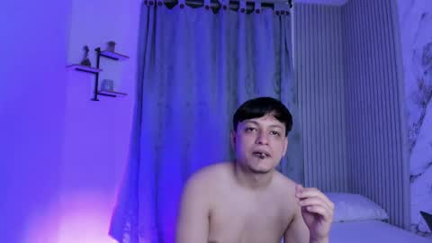 Snapshot of raiderandroxie1 chatting on 06-10-26, 01:50 raiderandroxie1 online show from 06-10-26, 01:50