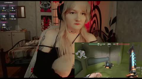 Snapshot of raiingurl chatting on 02-12-25, 09:43 Kate online show from 02-12-25, 09:43