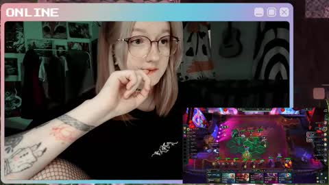 Snapshot of raiingurl chatting on 10-29-25, 01:46 Kate online show from 10-29-25, 01:46