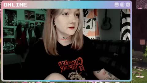 Snapshot of raiingurl chatting on 11-07-25, 10:15 Kate online show from 11-07-25, 10:15