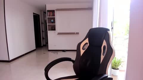 Jennyindependent model . online show from 03-18-26, 08:01